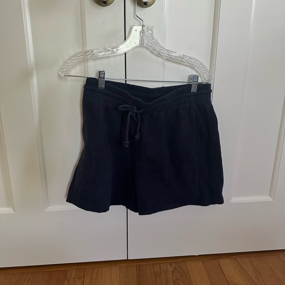 Aritzia TNA sweatshorts